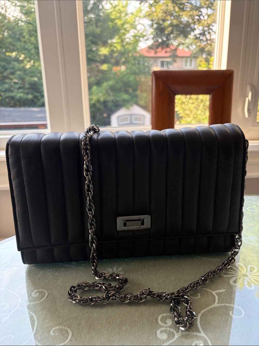 Quilted Chain Shoulder Bag in Black